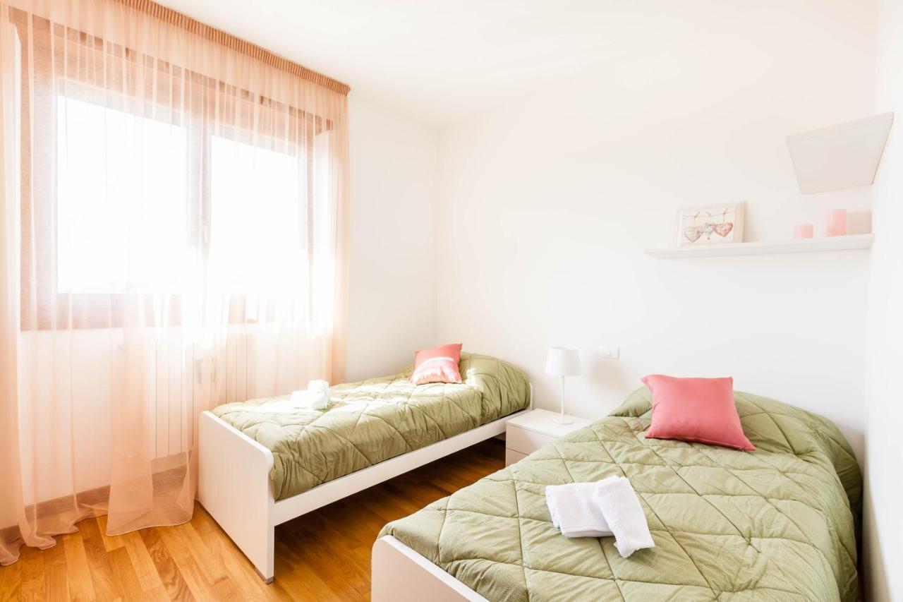 Ferienwohnung Attico Ai Cedri Verona Zimmer foto